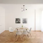 Quiet And Spacious In Historic Riga