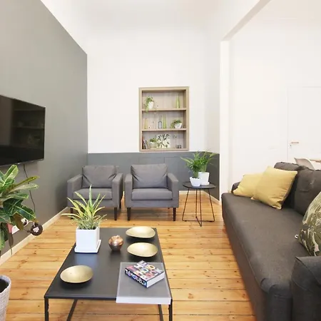 Апартаменты Quiet And Spacious In Historic *