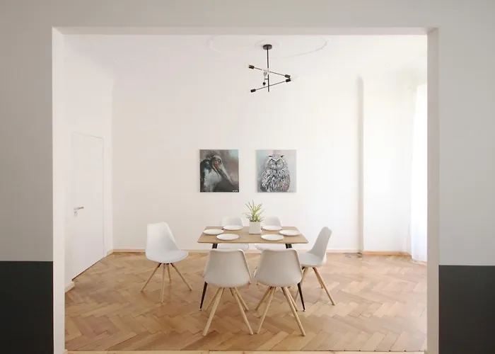 Quiet And Spacious In Historic Riga