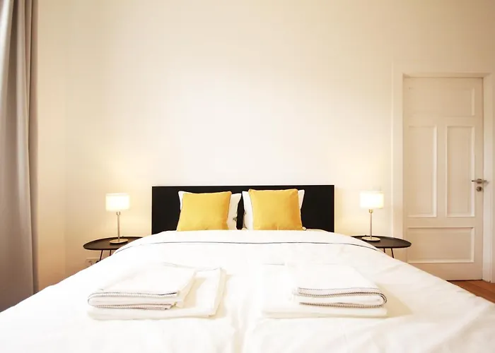 Quiet And Spacious In Historic Апартаменты